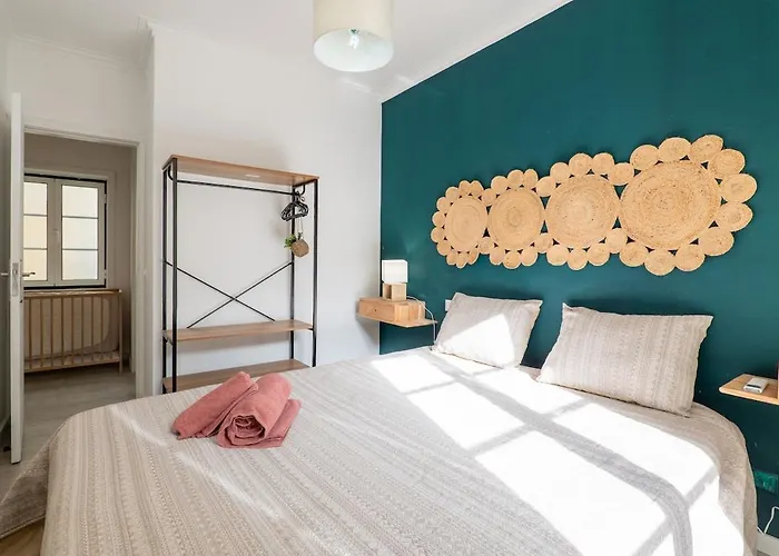 Ren Feb26 Clerigos Retreat Appartement *