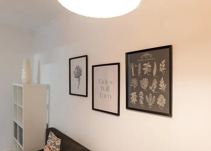 Ren Feb26 Clerigos Retreat Lejlighed *