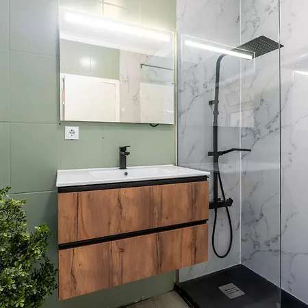 Ren Feb26 Clerigos Retreat 波尔图