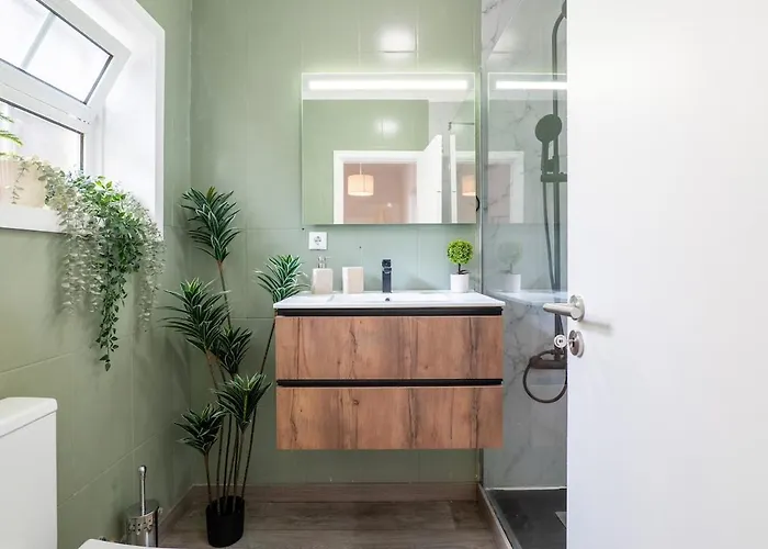 Ren Feb26 Clerigos Retreat 아파트 포르투